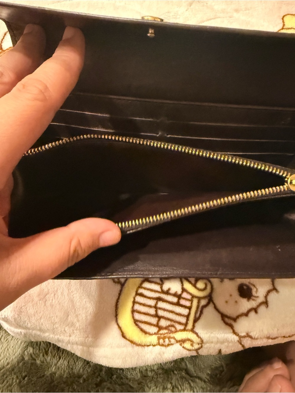 Louis Vuitton Vernis Patent Long Wallet in Deep Bordeaux - Picture 5 of 5